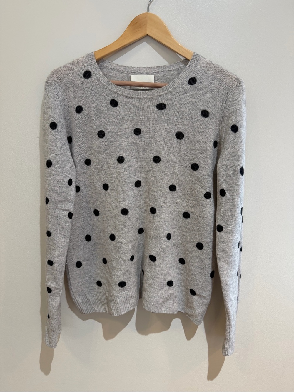 Cynthia Rowley 100% cashmere Polka Dots Sweater Light Gray Crewneck medium